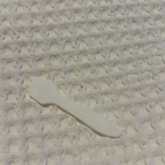 OUAI To Go Refillable Travel Bottle Kit - Picture 4 of 4